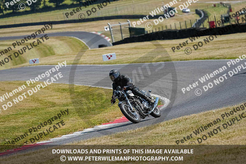 cadwell park;cadwell park photographs;cadwell trackday photographs;enduro digital images;event digital images;eventdigitalimages;peter wileman photography;racing digital images;trackday digital images;trackday photos
